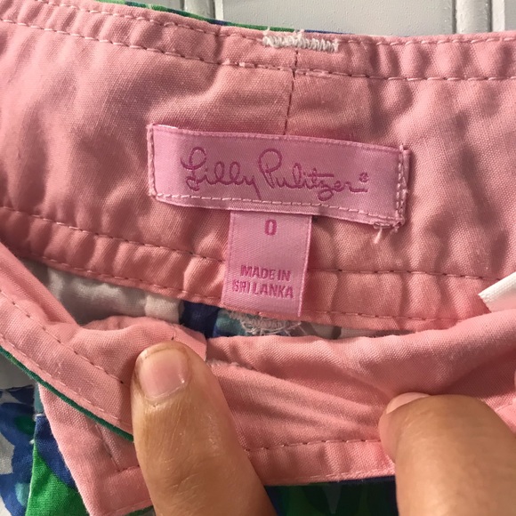 Lilly Pulitzer “Bee in your Bonnet” Callahan Short - Picture 5 of 6